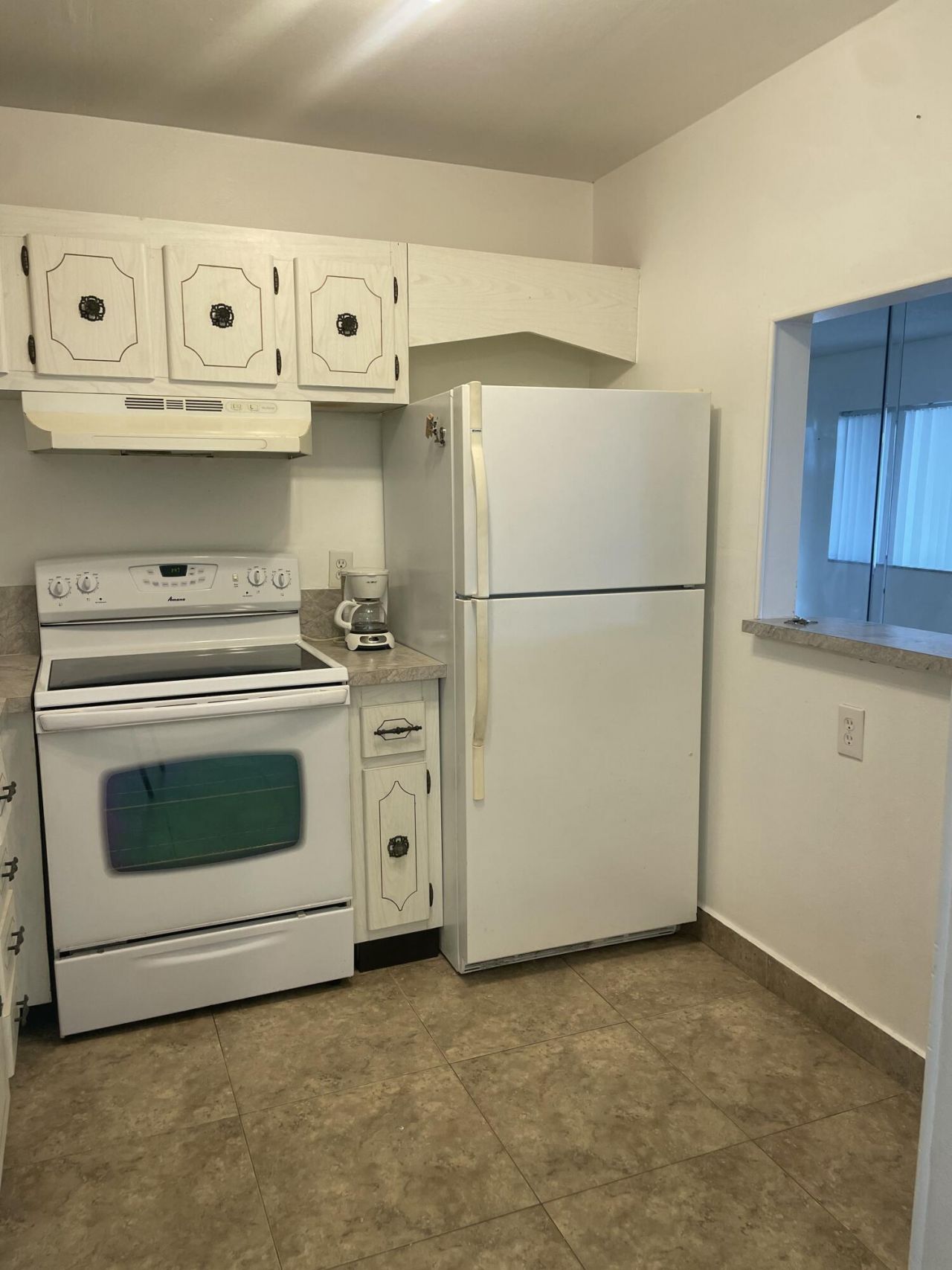 500 Village Green Circle W, Unit 302, Palm Springs, FL 33461 Photo