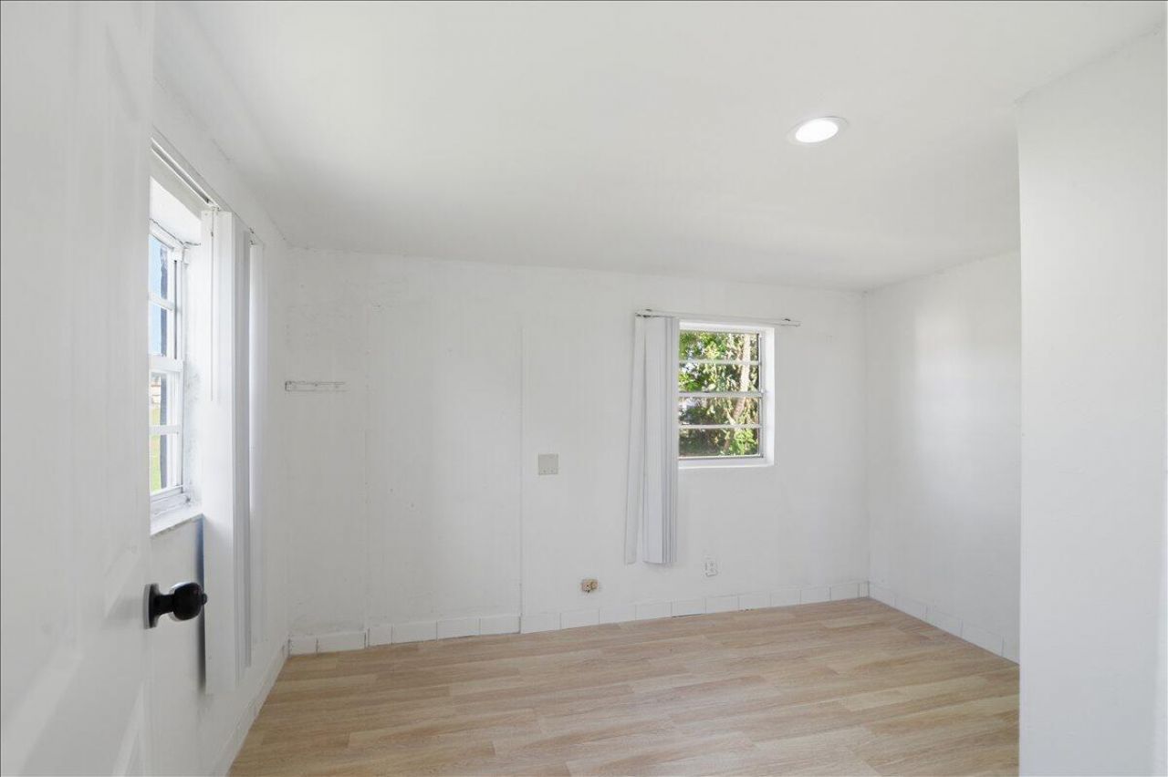 270 SW 10th Avenue, Unit 1, South Bay, FL 33493 Photo