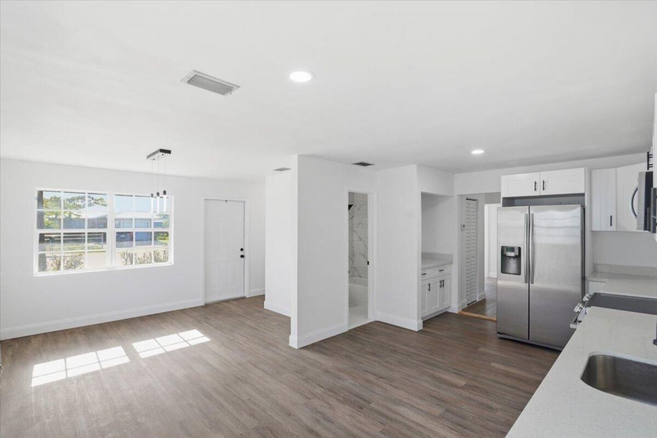 270 SW 10th Avenue, Unit 1, South Bay, FL 33493 Photo