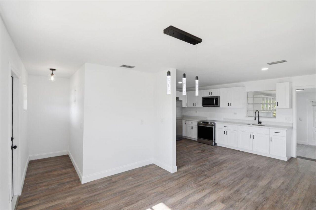 270 SW 10th Avenue, Unit 1, South Bay, FL 33493 Photo