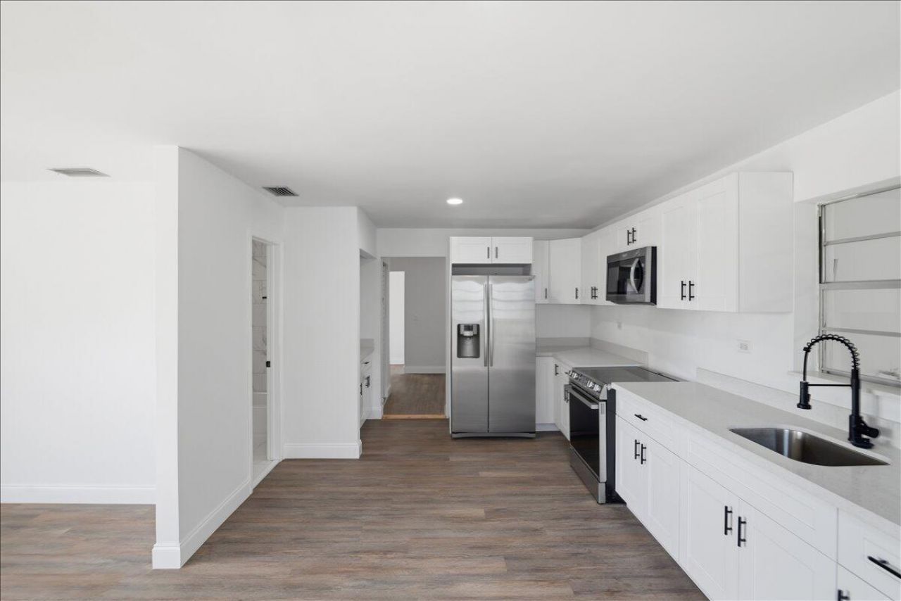 270 SW 10th Avenue, Unit 1, South Bay, FL 33493 Photo