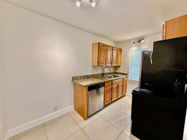 601 NE 29th Drive, Unit 16, Wilton Manors, FL 33334