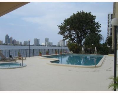 17500 N Bay Road, Unit S508, Sunny Isles Beach, FL 33160 Photo