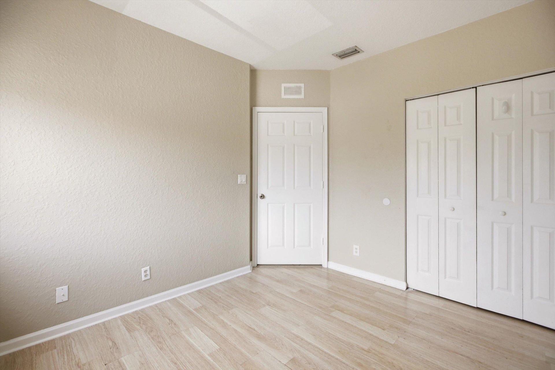 1169 Golden Lakes Boulevard, Unit 1125, West Palm Beach, FL 33411 Photo