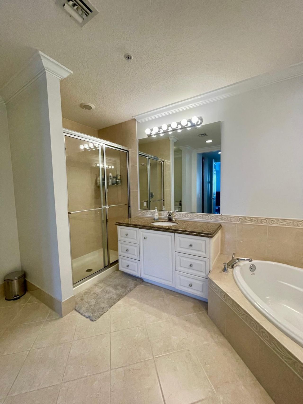 18 Harbour Isle Drive W, Unit 203, Fort Pierce, FL 34949 Photo