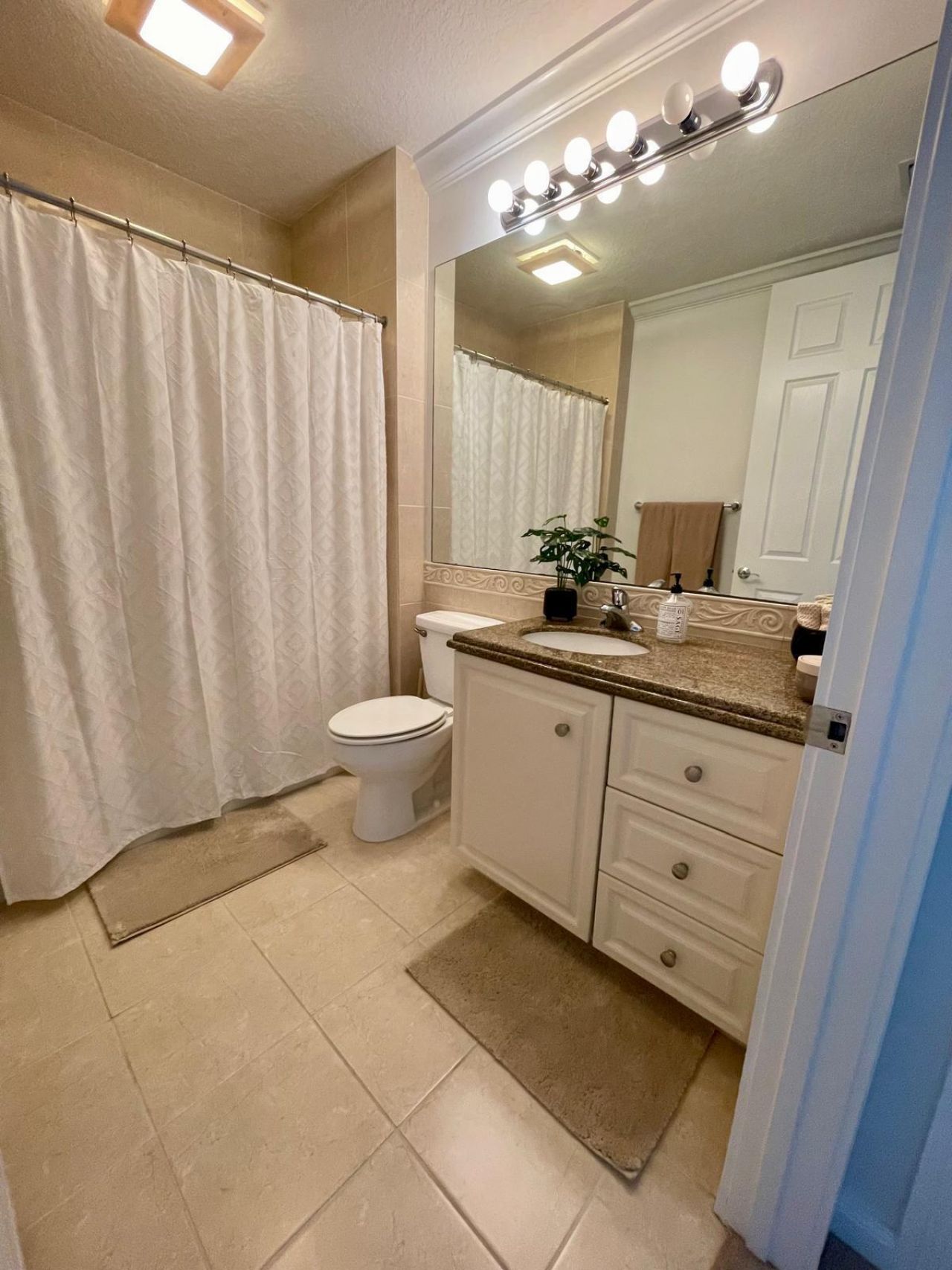 18 Harbour Isle Drive W, Unit 203, Fort Pierce, FL 34949 Photo