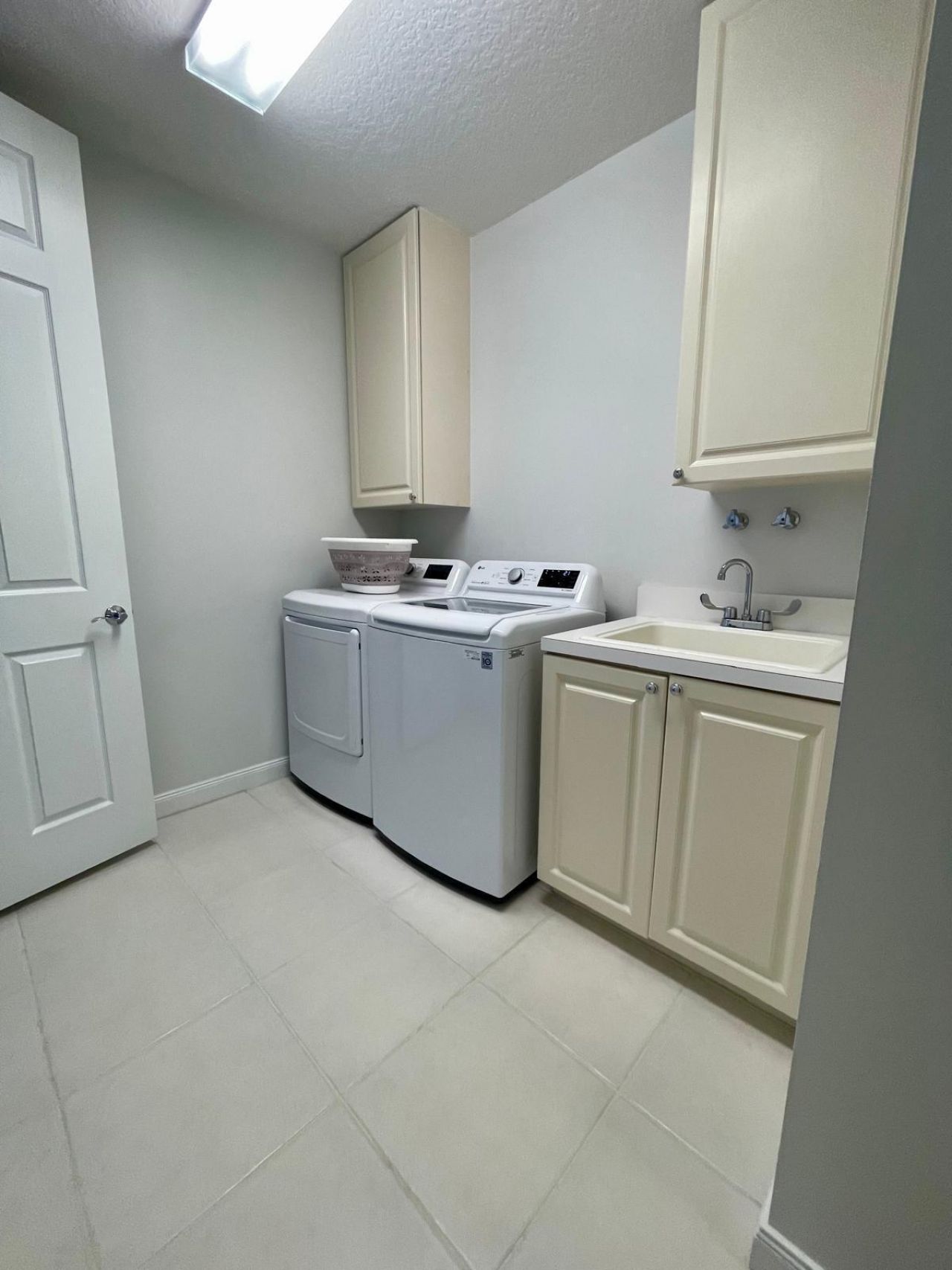 18 Harbour Isle Drive W, Unit 203, Fort Pierce, FL 34949 Photo