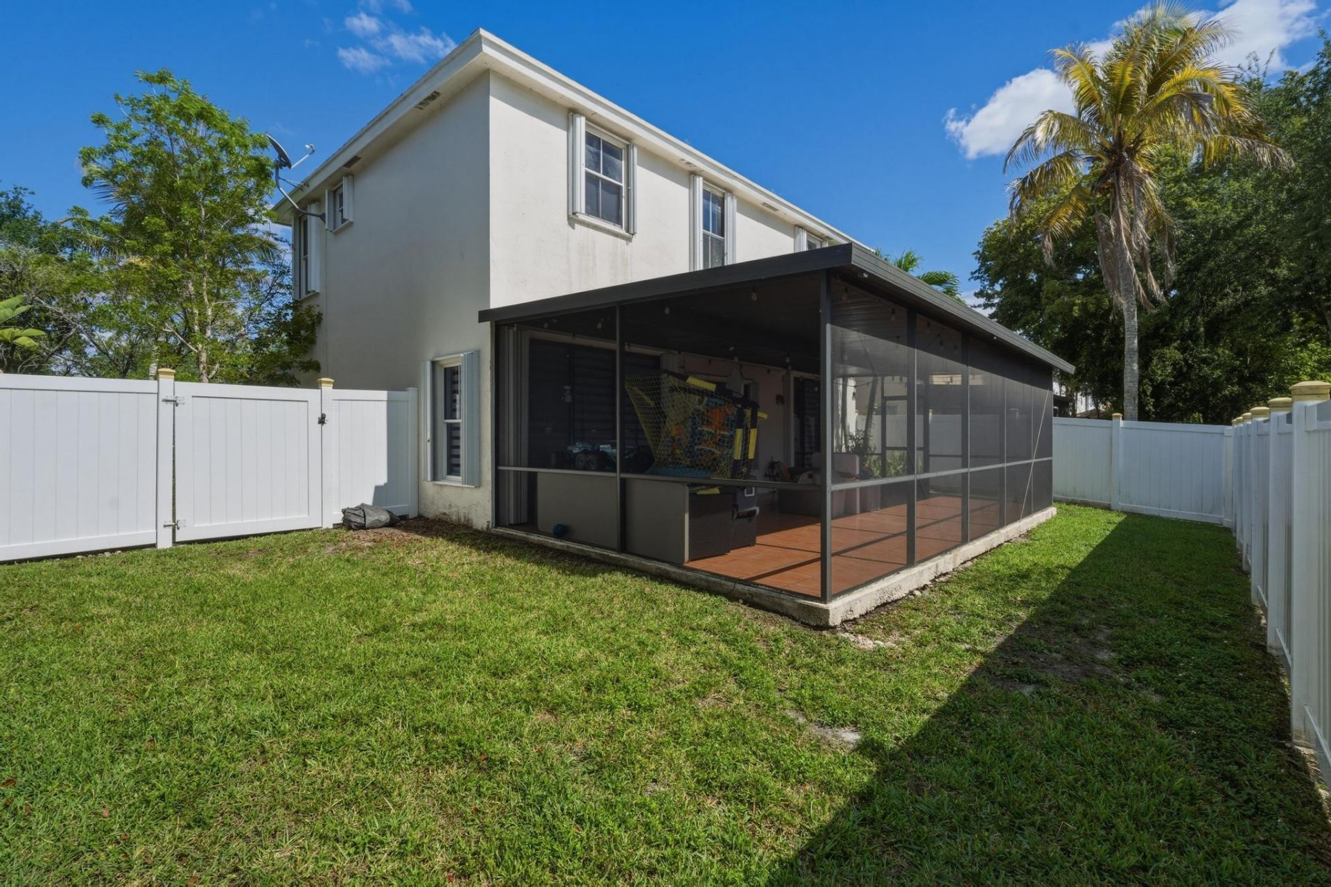 310 NW 207th Way, Pembroke Pines, FL 33029 Photo