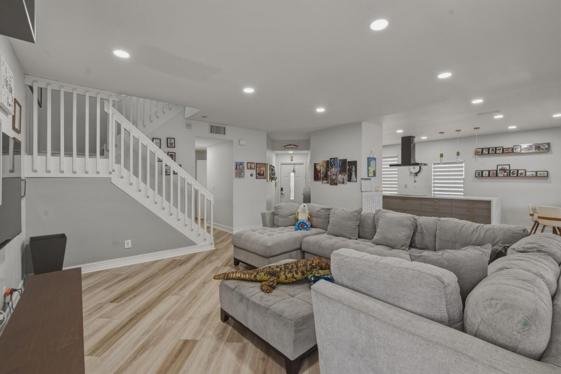 310 NW 207th Way, Pembroke Pines, FL 33029 Photo
