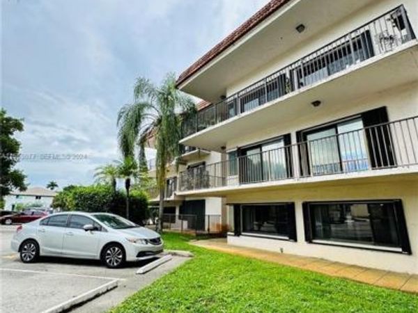 4730 SW 62nd Way, Unit 104, Davie, FL 33314