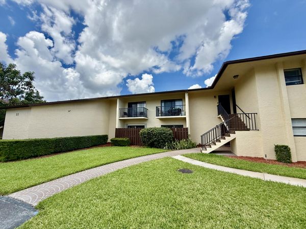 2050 Oleander Boulevard, Unit 11-103, Fort Pierce, FL 34950
