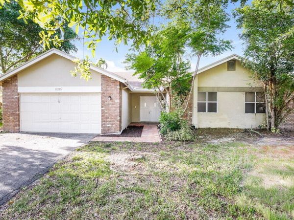 11235 NW 43rd Place, Coral Springs, FL 33065