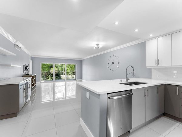 3200 N Palm Aire Drive, Unit 310, Pompano Beach, FL 33069