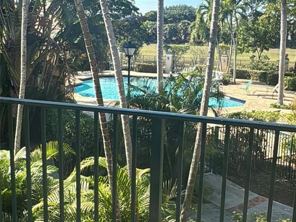 1721 Village Boulevard, Unit 204, West Palm Beach, FL 33409