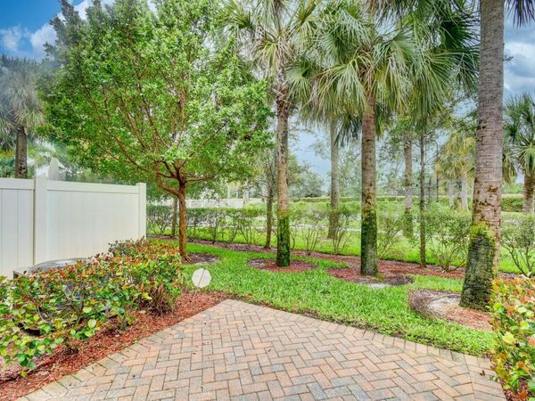 5981 Monterra Club Drive, Lake Worth, FL 33463