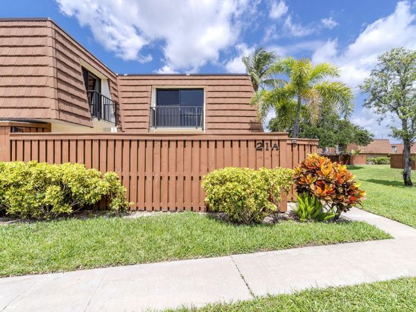 3900 County Line Road, Unit 21a, Tequesta, FL 33469