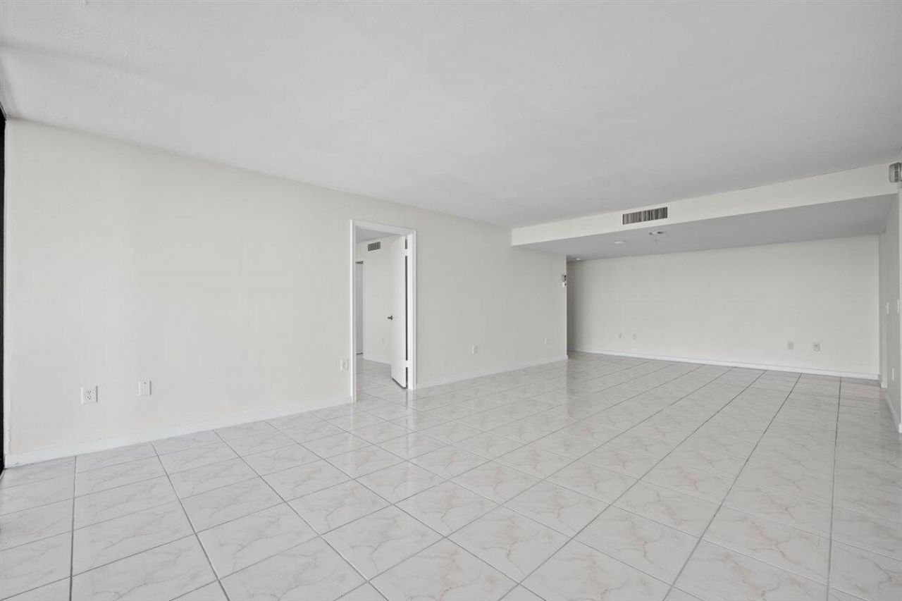 5600 N Flagler Drive, Unit 2304, West Palm Beach, FL 33407 Photo