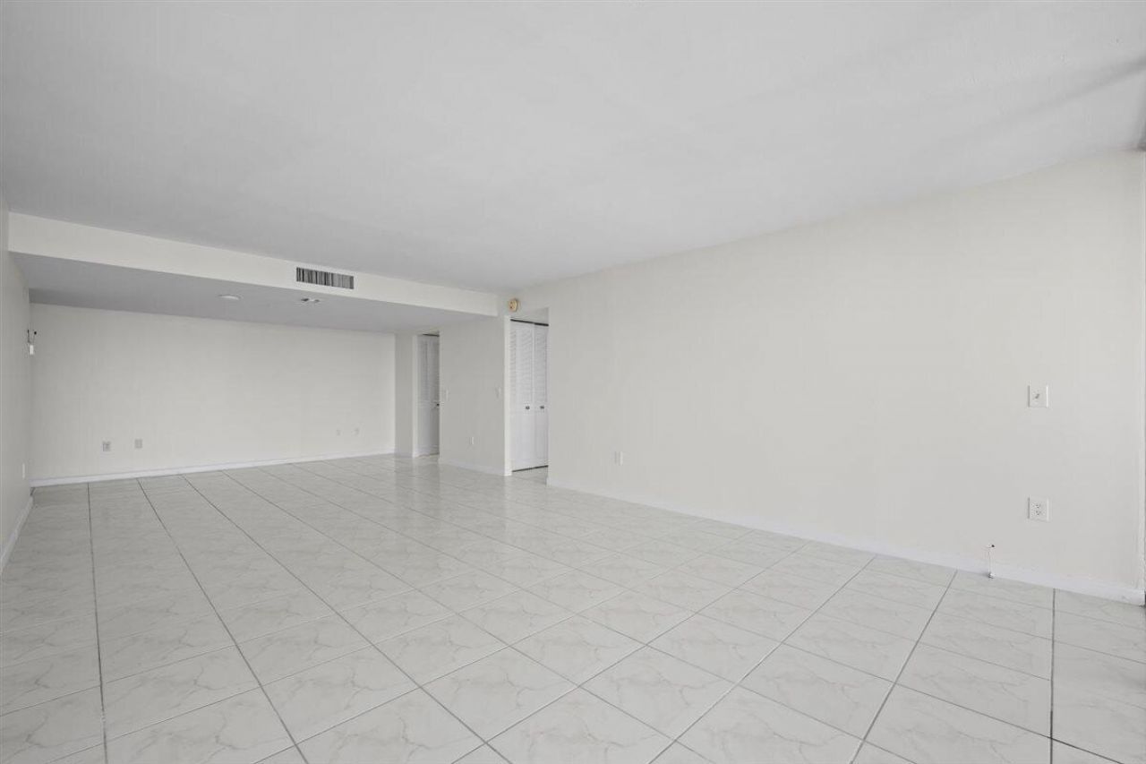 5600 N Flagler Drive, Unit 2304, West Palm Beach, FL 33407 Photo