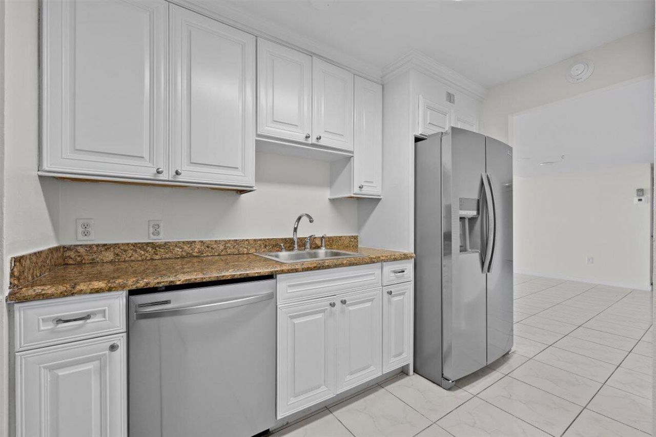 5600 N Flagler Drive, Unit 2304, West Palm Beach, FL 33407 Photo