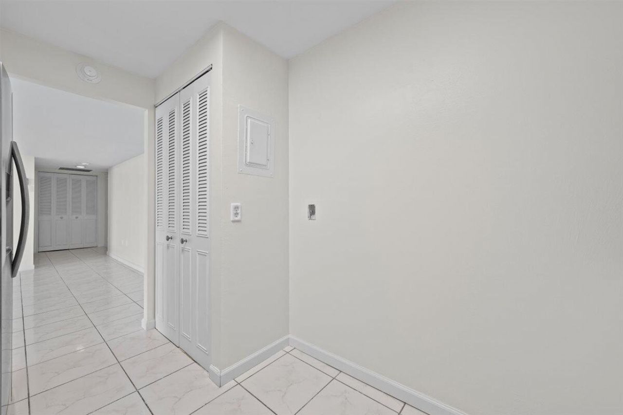 5600 N Flagler Drive, Unit 2304, West Palm Beach, FL 33407 Photo