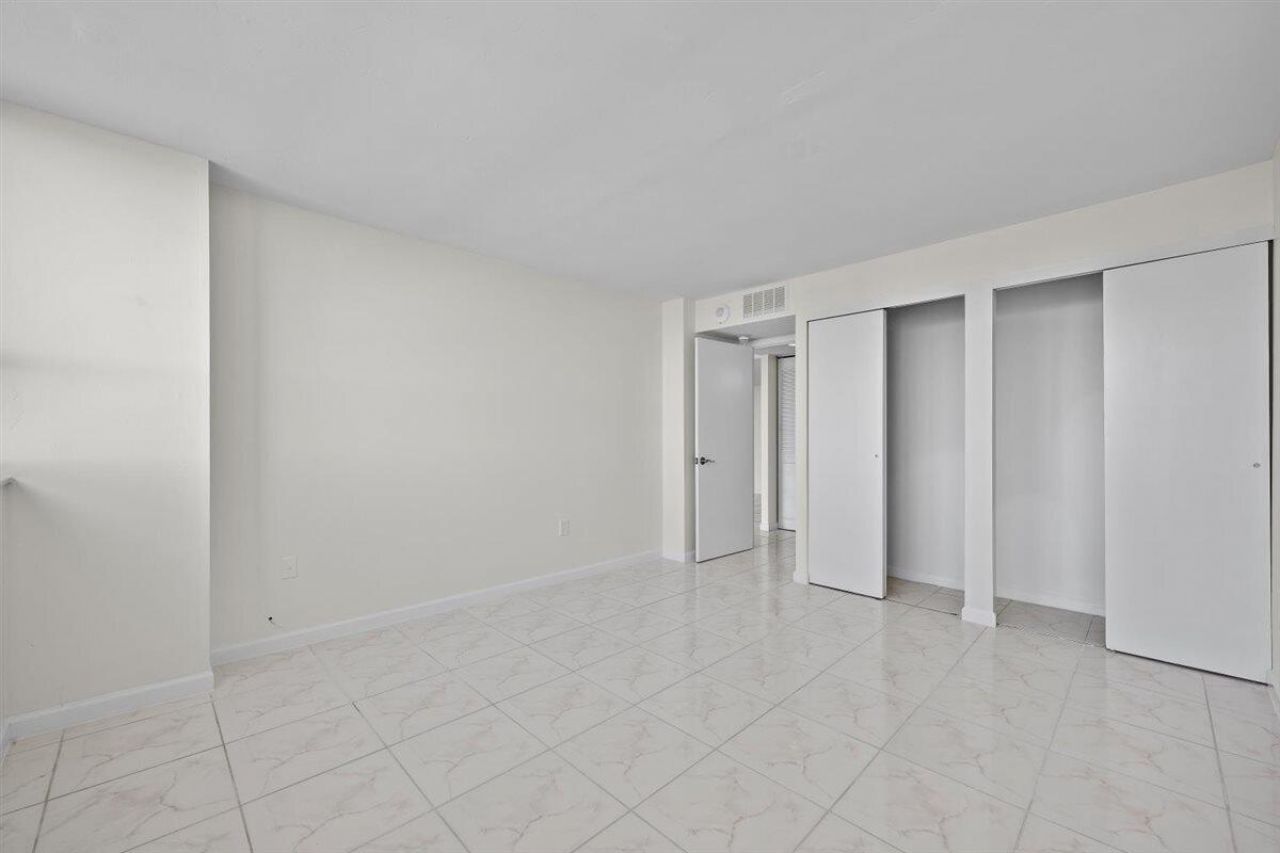 5600 N Flagler Drive, Unit 2304, West Palm Beach, FL 33407 Photo