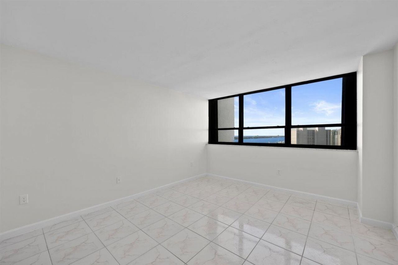 5600 N Flagler Drive, Unit 2304, West Palm Beach, FL 33407 Photo