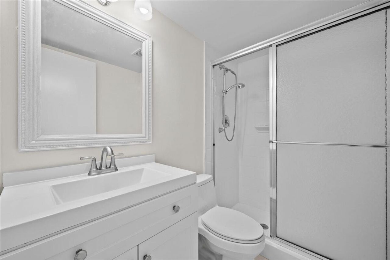 5600 N Flagler Drive, Unit 2304, West Palm Beach, FL 33407 Photo