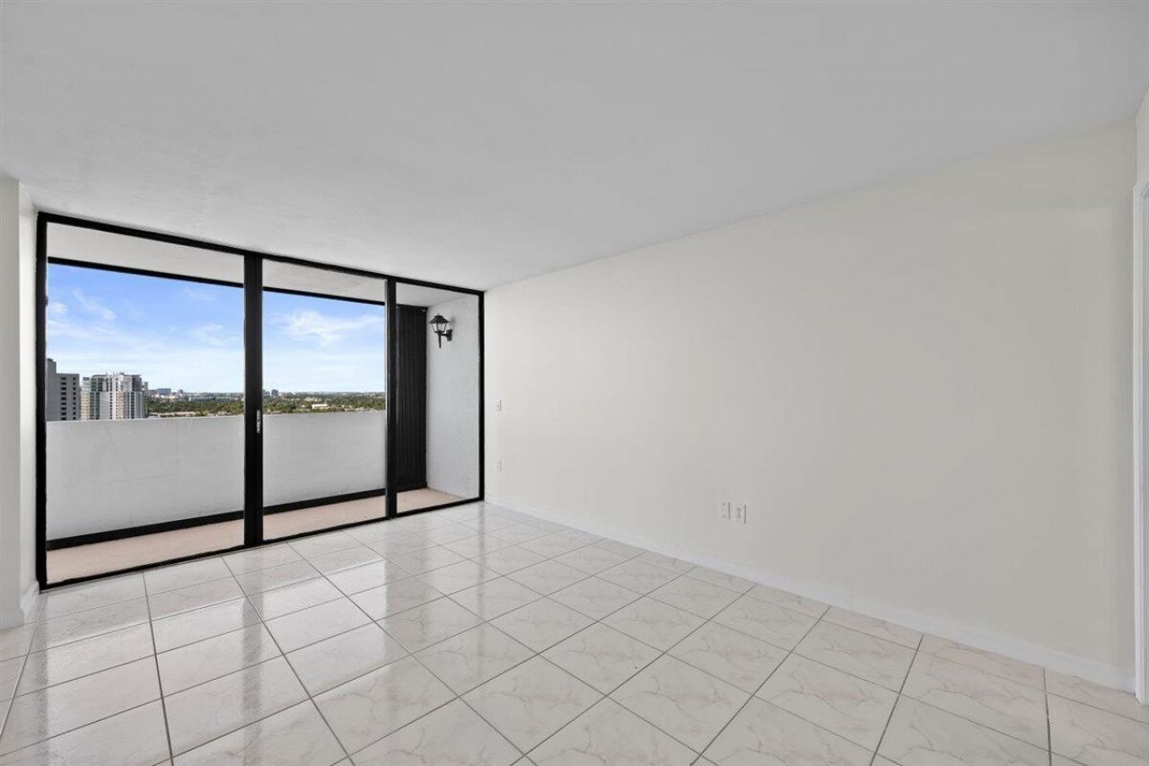 5600 N Flagler Drive, Unit 2304, West Palm Beach, FL 33407 Photo