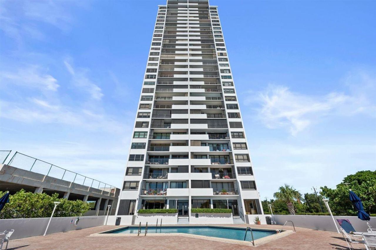5600 N Flagler Drive, Unit 2304, West Palm Beach, FL 33407 Photo