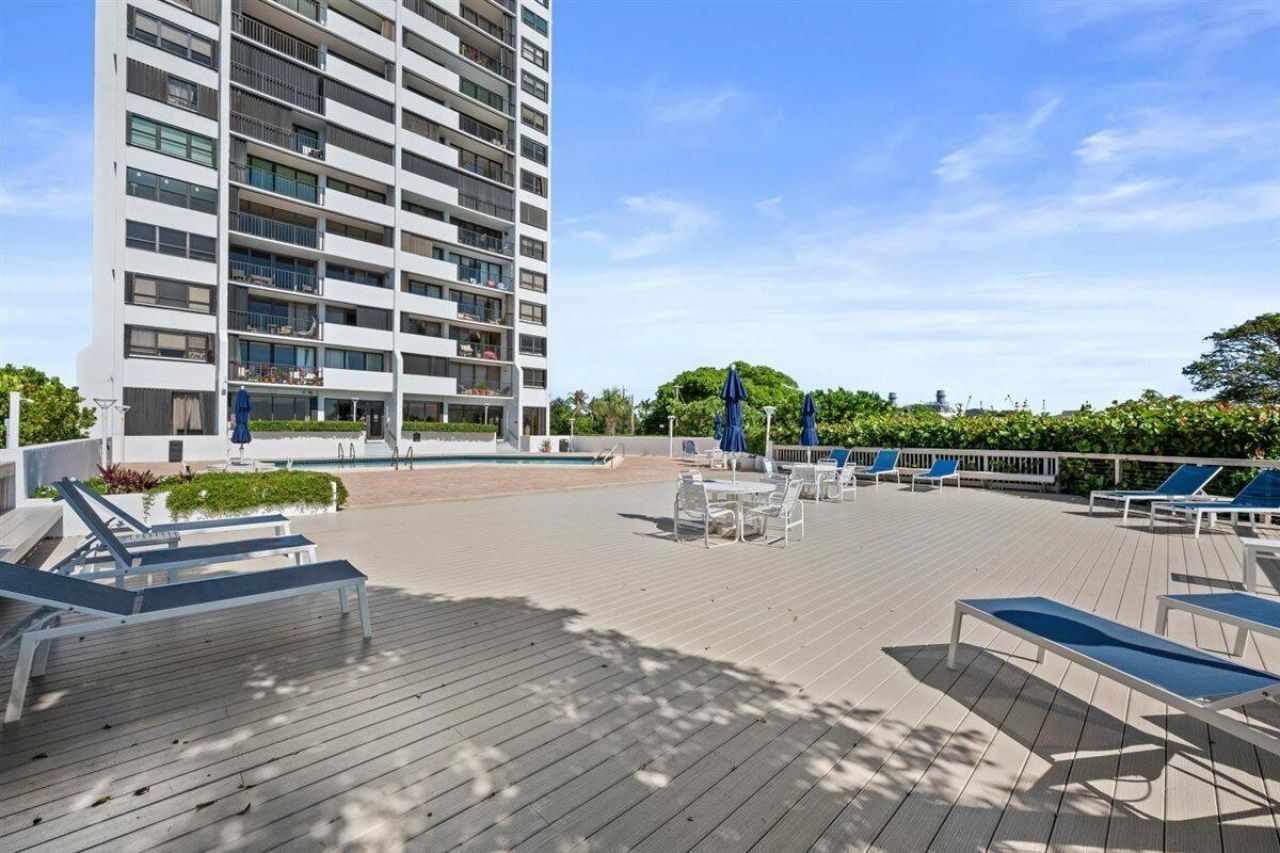 5600 N Flagler Drive, Unit 2304, West Palm Beach, FL 33407 Photo