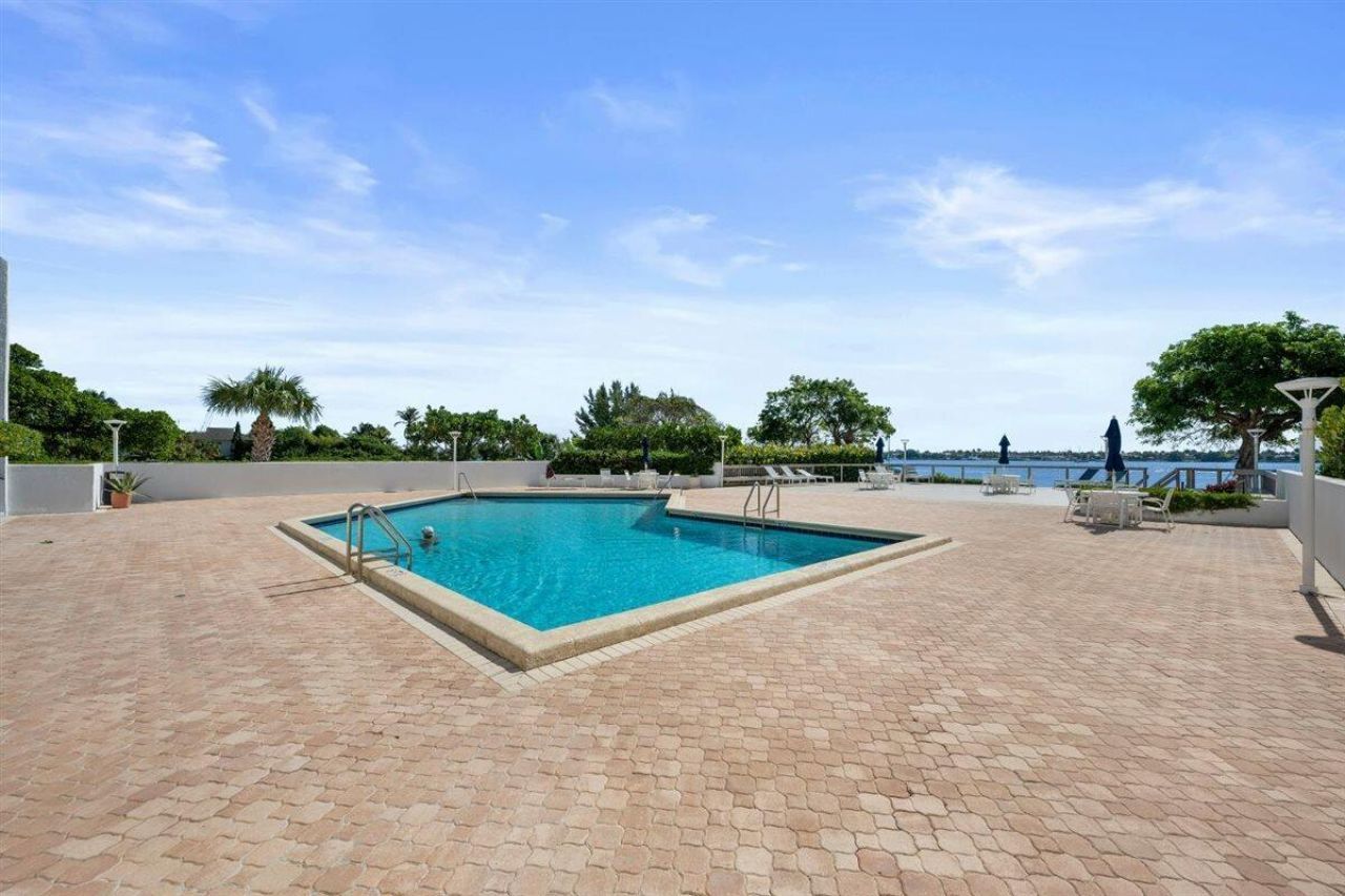 5600 N Flagler Drive, Unit 2304, West Palm Beach, FL 33407 Photo