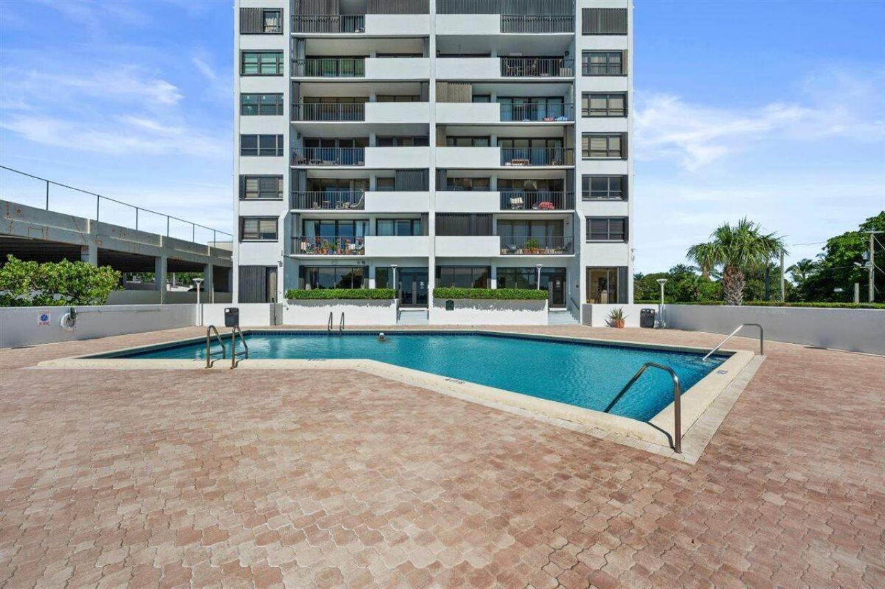 5600 N Flagler Drive, Unit 2304, West Palm Beach, FL 33407 Photo