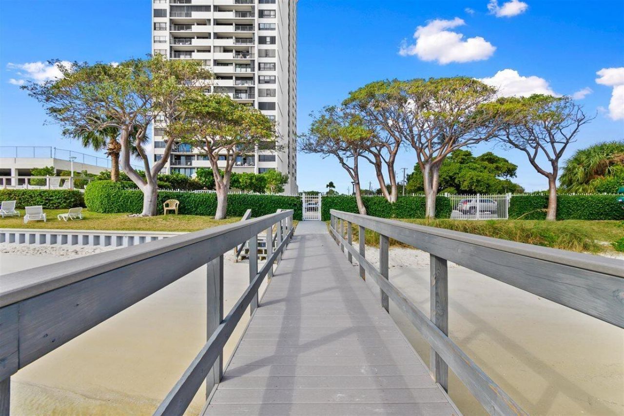 5600 N Flagler Drive, Unit 2304, West Palm Beach, FL 33407 Photo