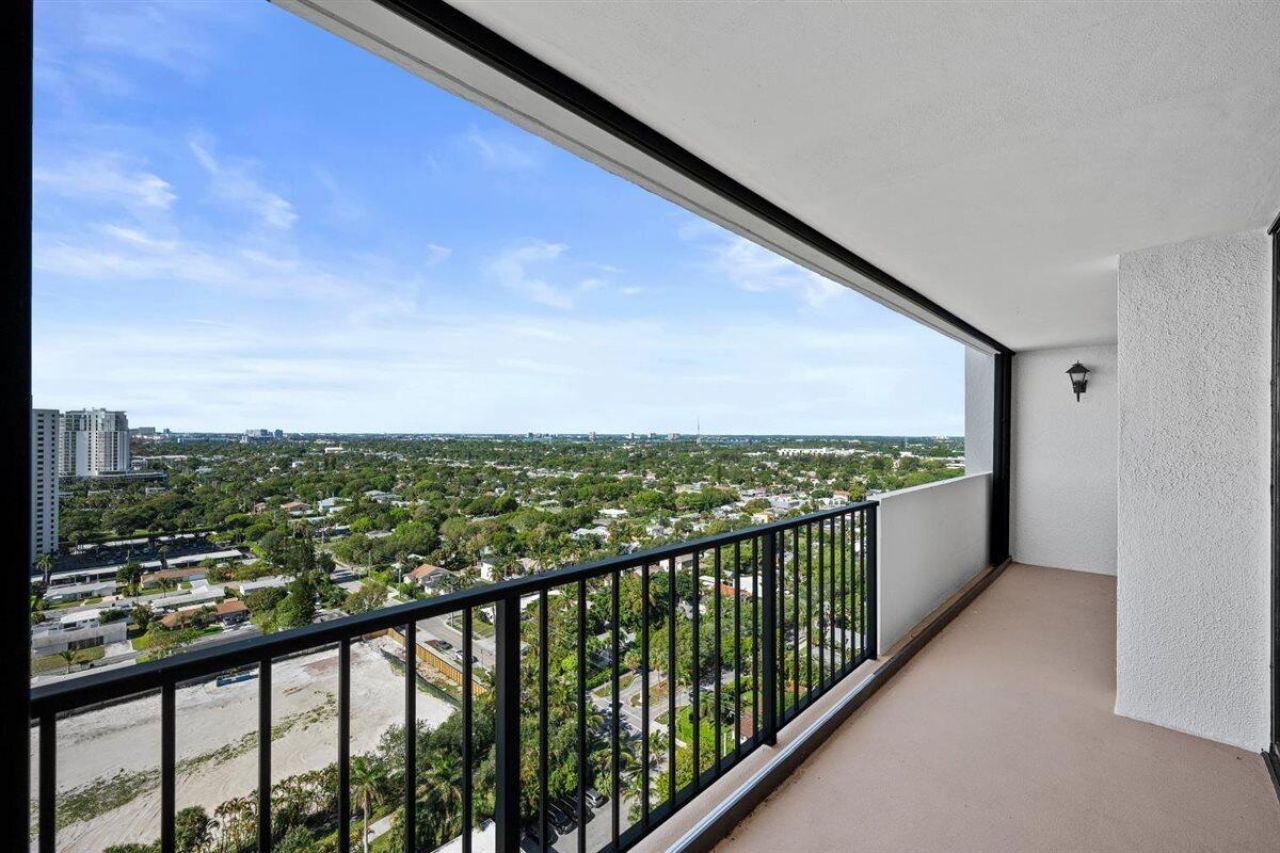 5600 N Flagler Drive, Unit 2304, West Palm Beach, FL 33407 Photo