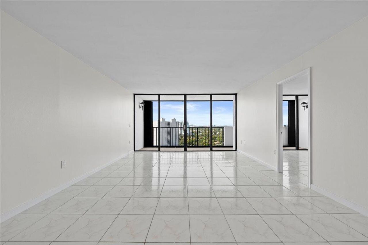 5600 N Flagler Drive, Unit 2304, West Palm Beach, FL 33407 Photo