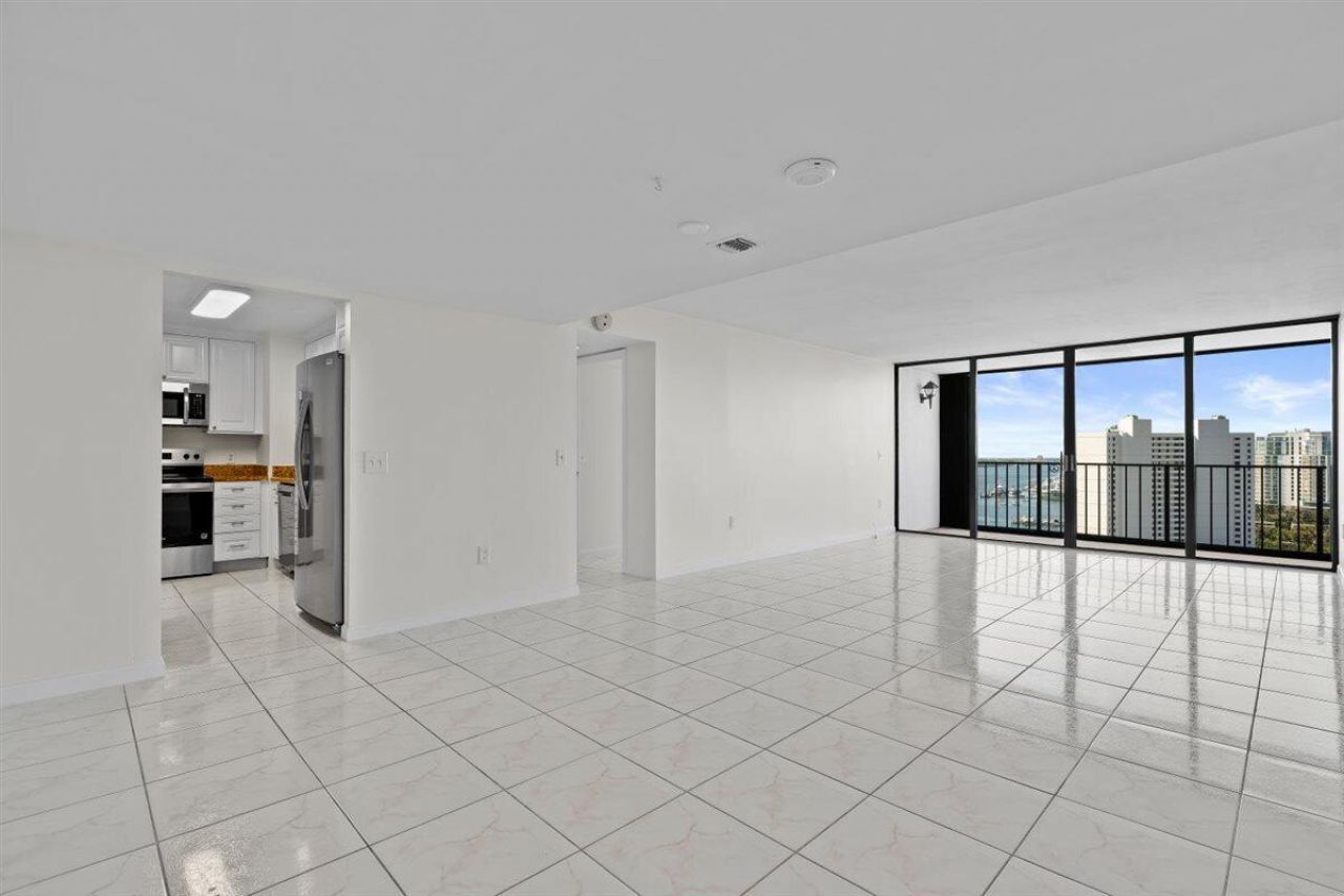 5600 N Flagler Drive, Unit 2304, West Palm Beach, FL 33407 Photo