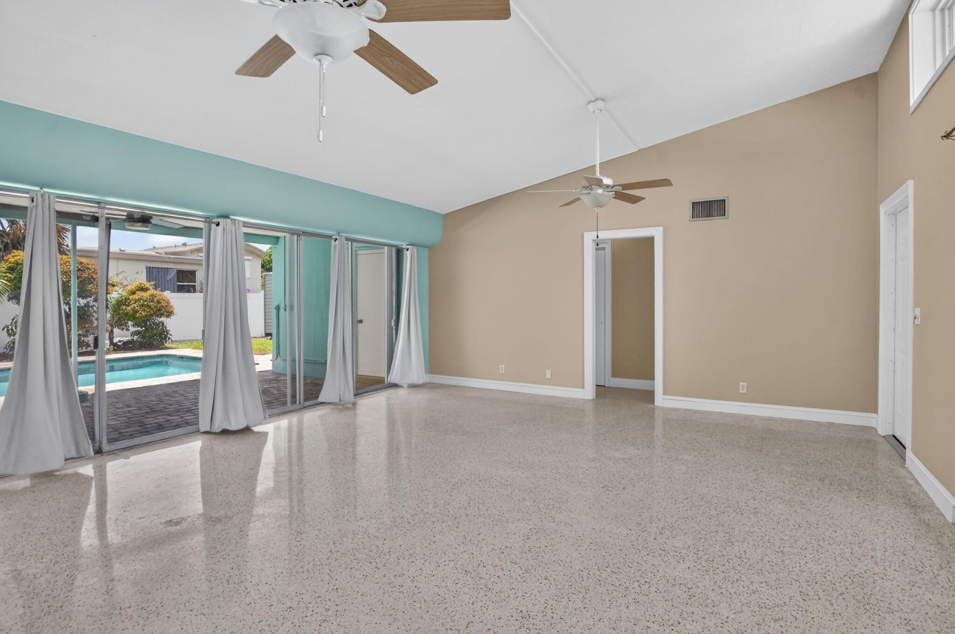 2110 NE 4th Avenue, Boca Raton, FL 33431 Photo