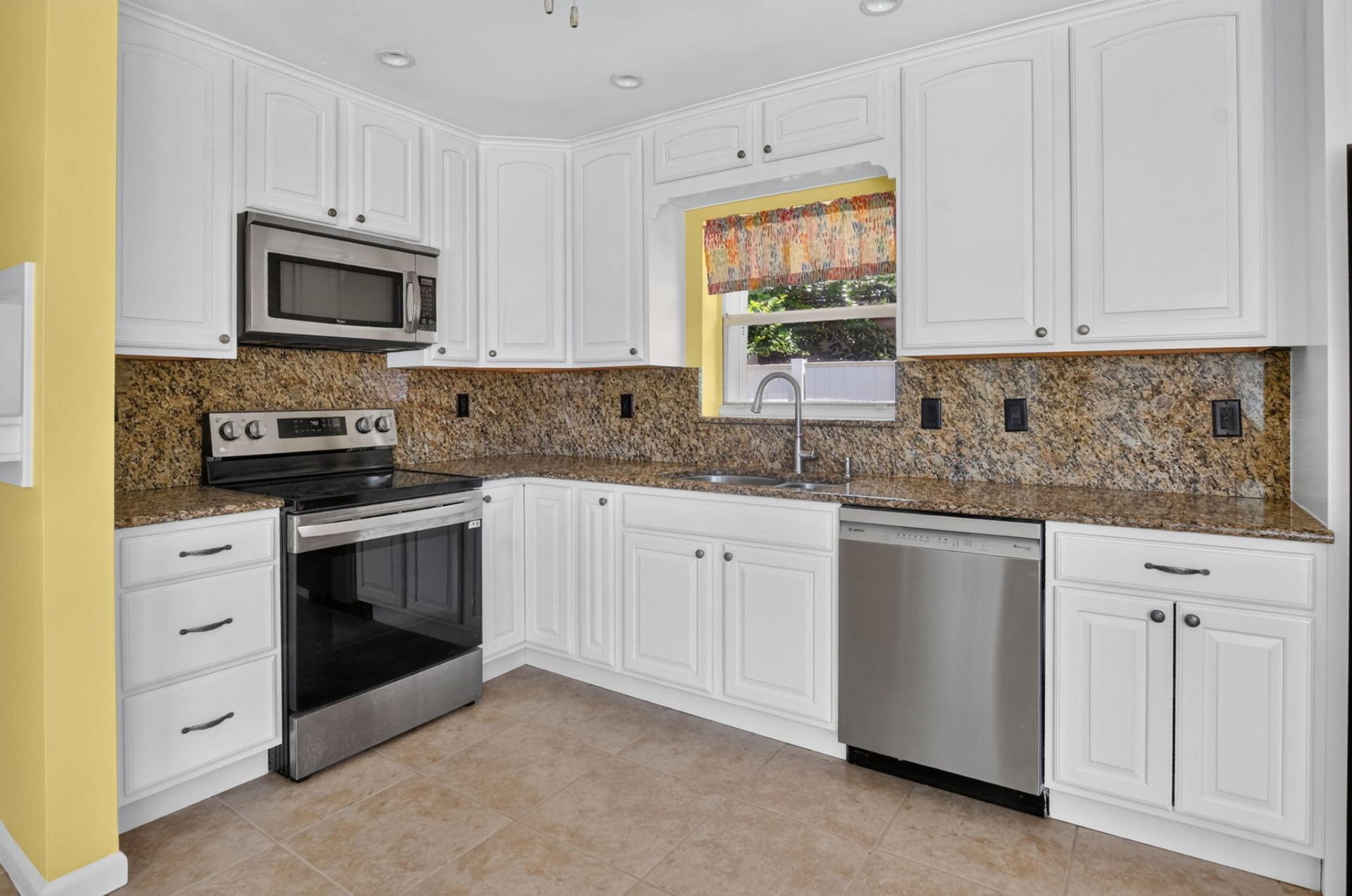 2110 NE 4th Avenue, Boca Raton, FL 33431 Photo