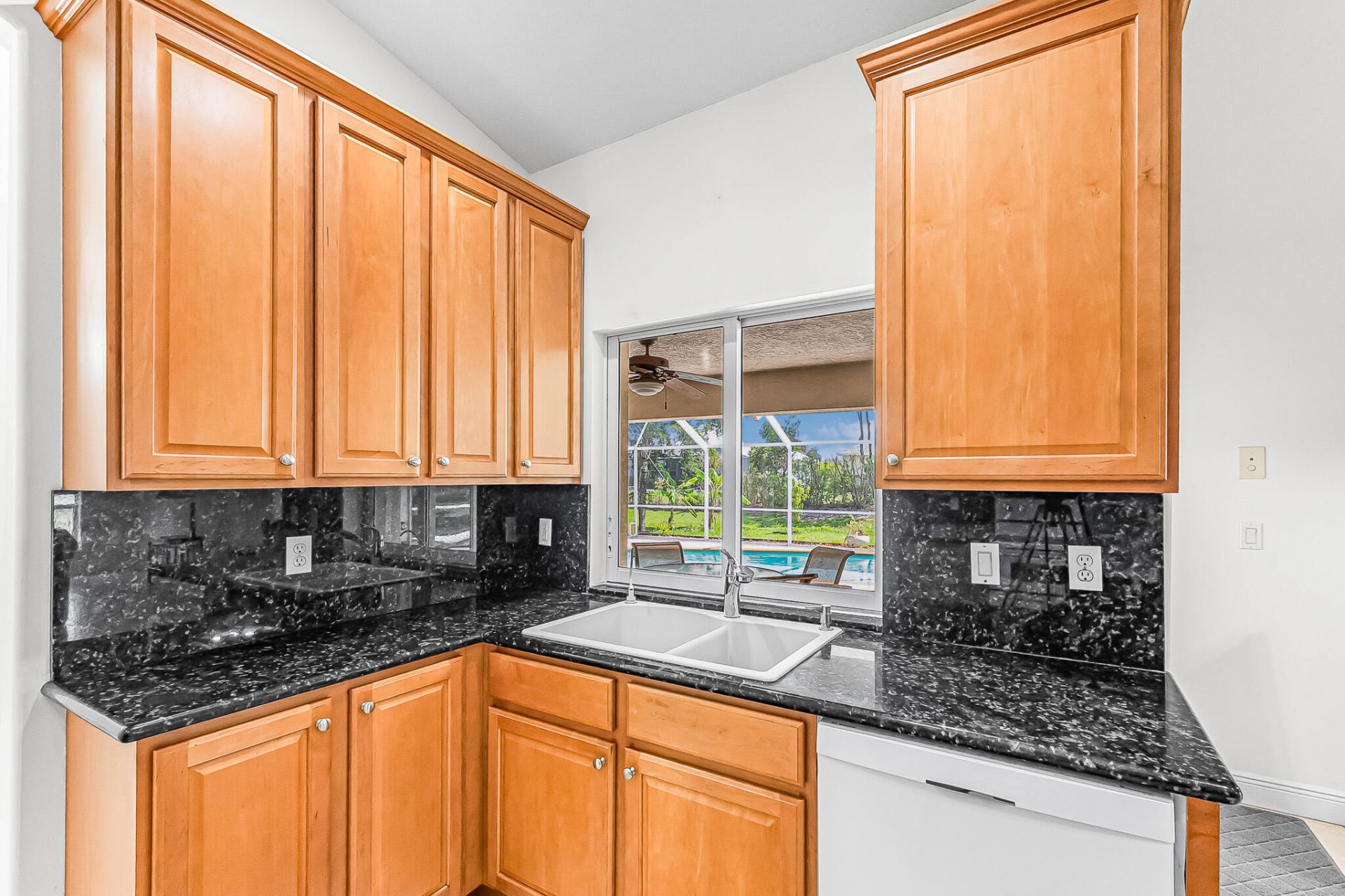 524 SE Nome Drive, Port Saint Lucie, FL 34984 Photo
