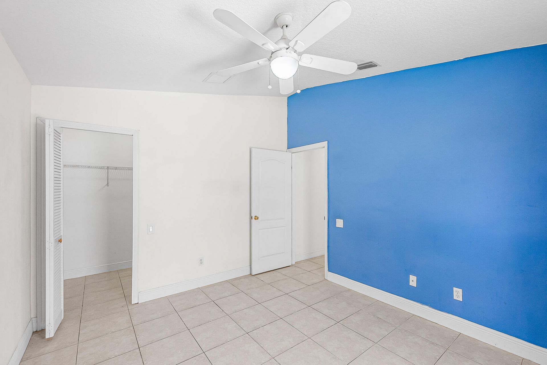 524 SE Nome Drive, Port Saint Lucie, FL 34984 Photo