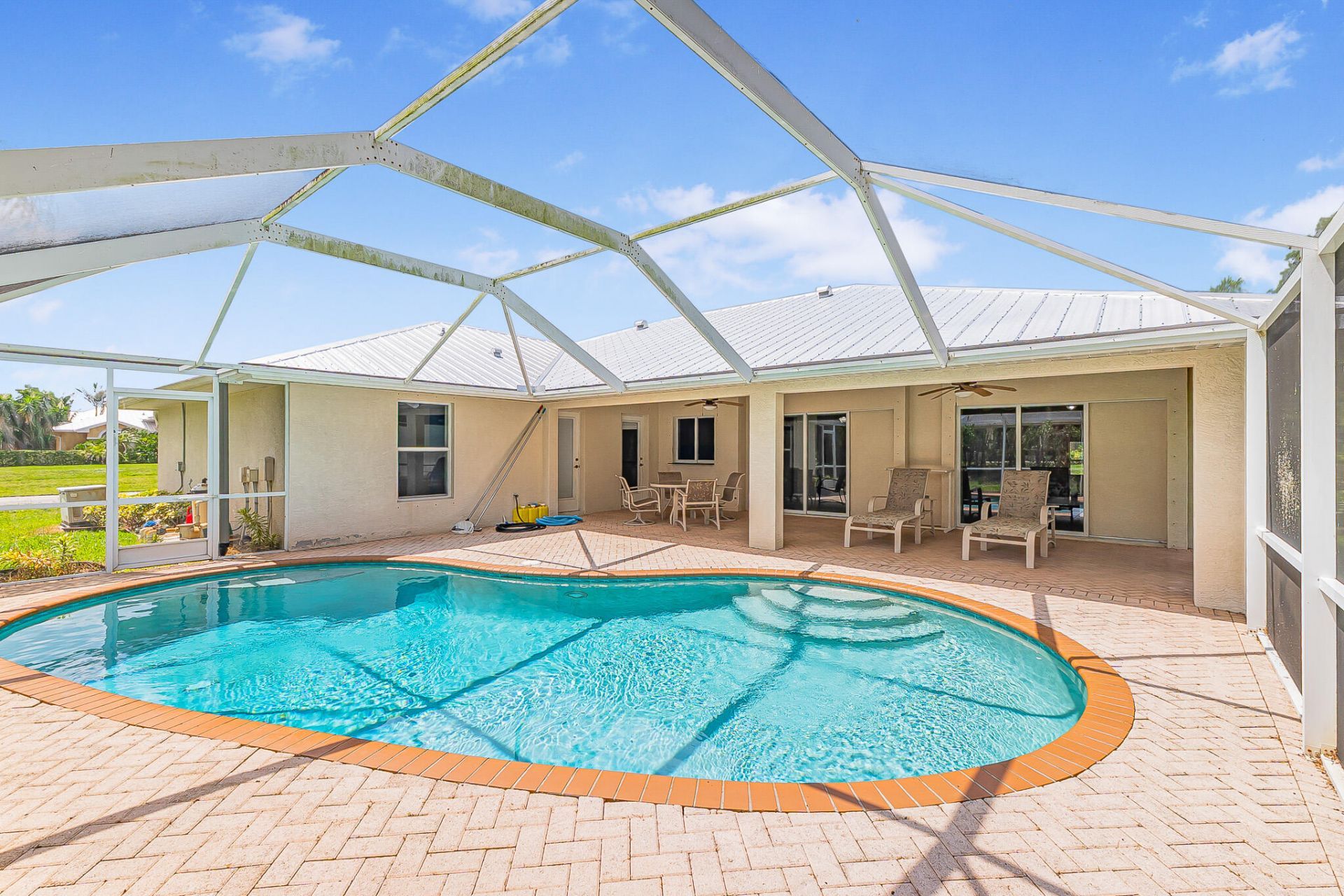 524 SE Nome Drive, Port Saint Lucie, FL 34984 Photo