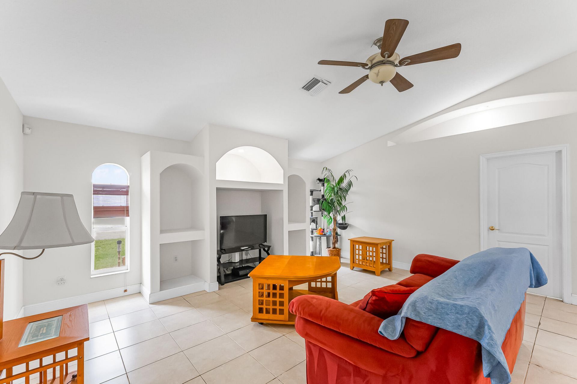 524 SE Nome Drive, Port Saint Lucie, FL 34984 Photo