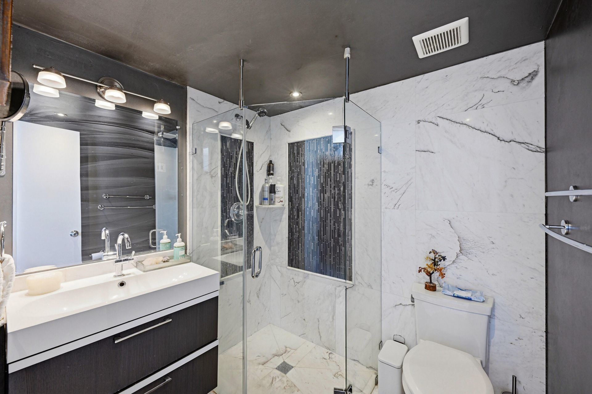 2420 SE 17th Street, Unit 401c, Fort Lauderdale, FL 33316 Photo