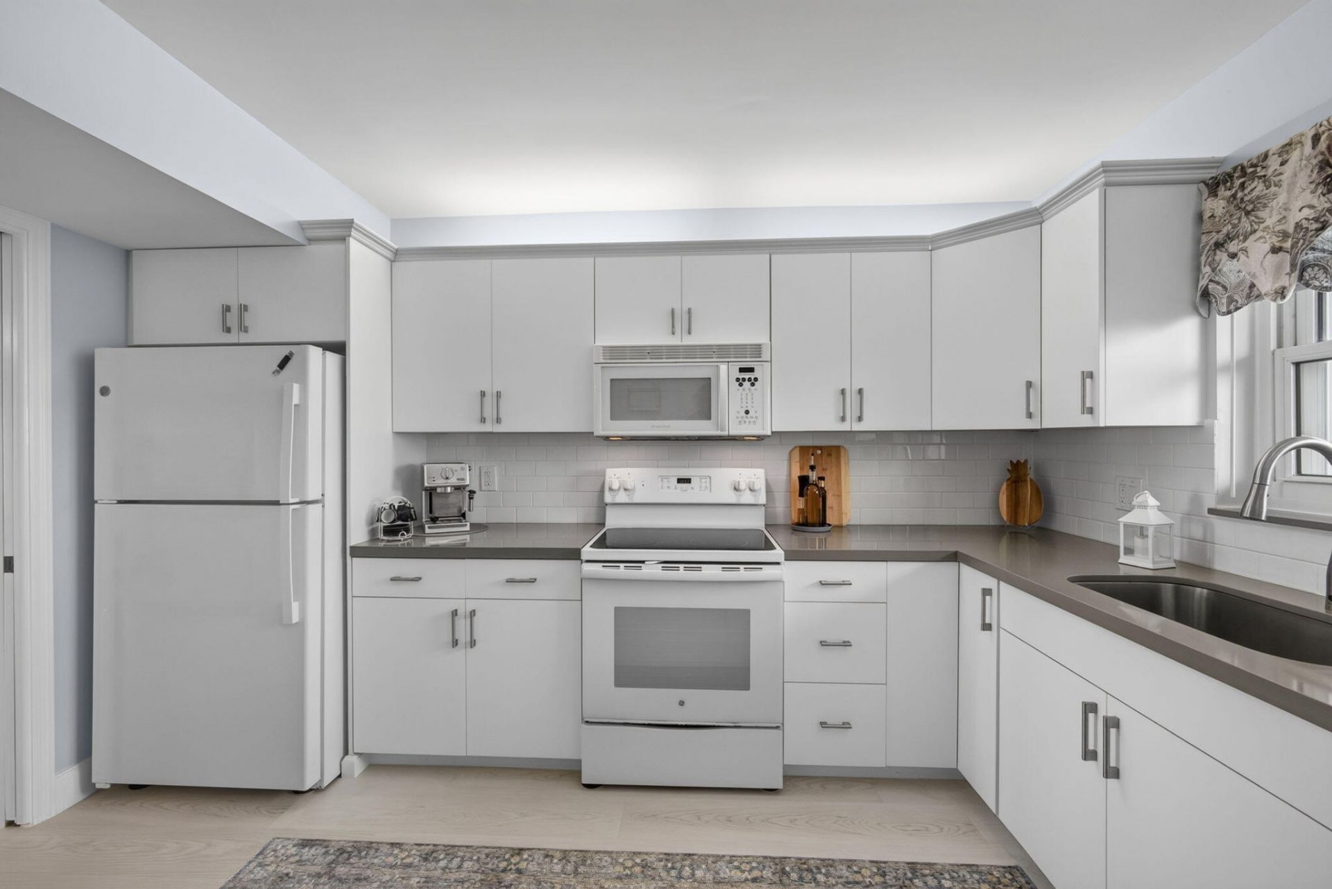 801 Lake Shore Drive, Unit 302, Lake Park, FL 33403 Photo