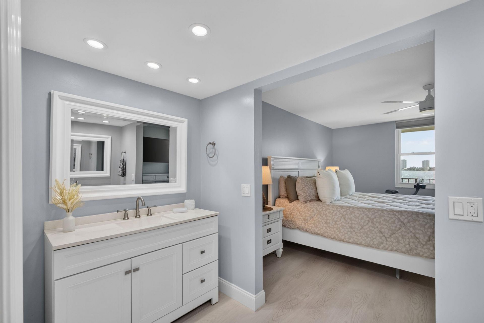 801 Lake Shore Drive, Unit 302, Lake Park, FL 33403 Photo