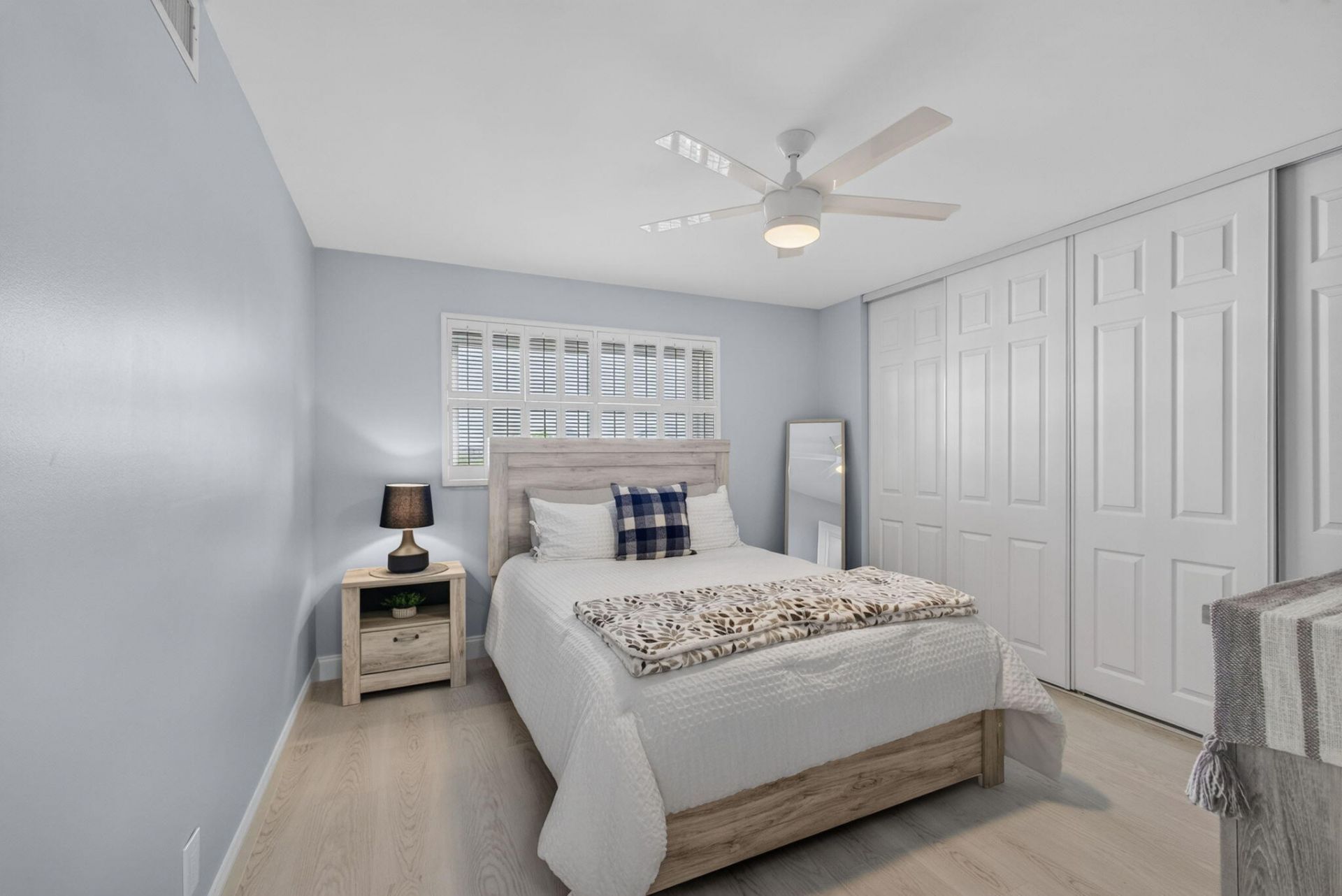 801 Lake Shore Drive, Unit 302, Lake Park, FL 33403 Photo