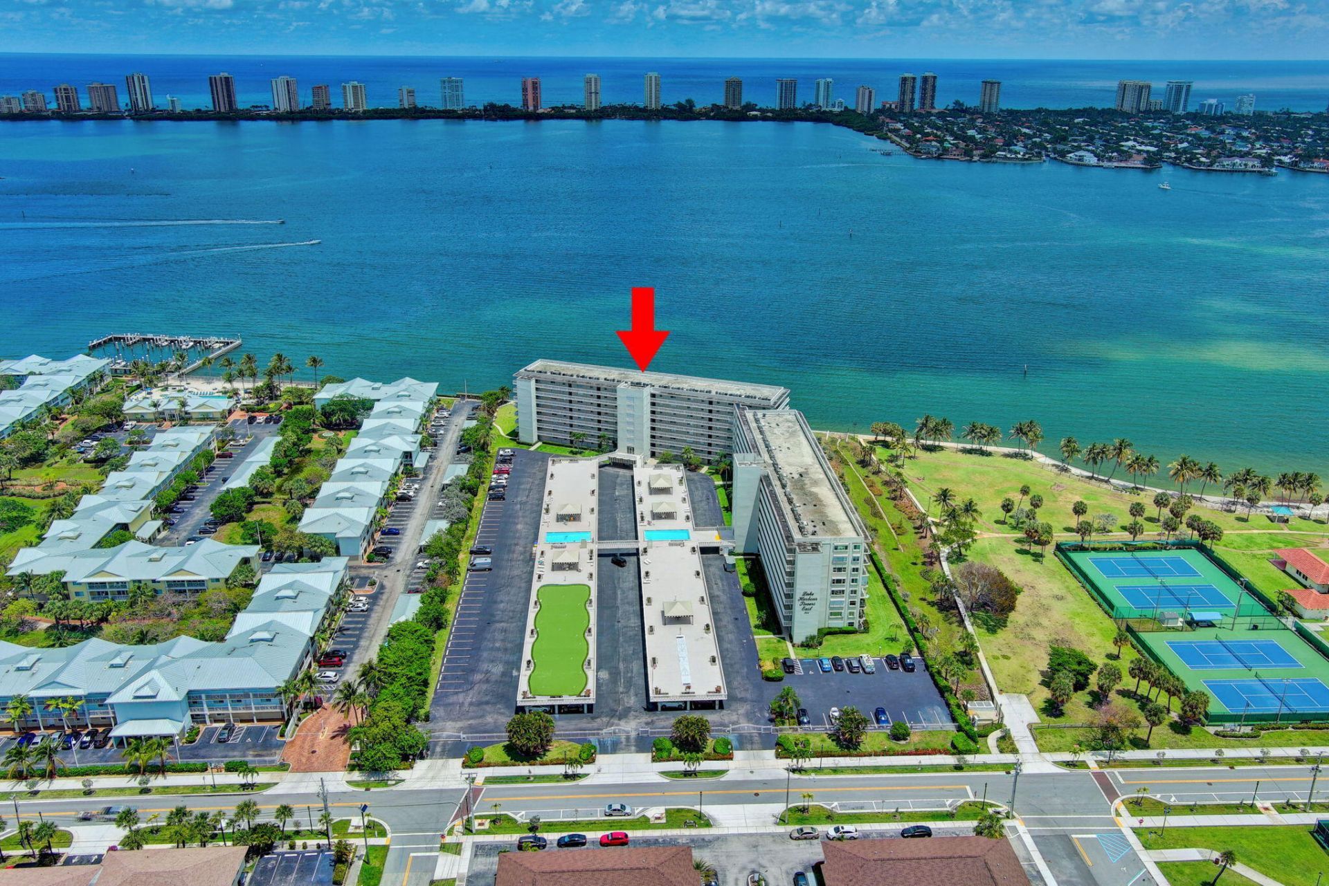 801 Lake Shore Drive, Unit 302, Lake Park, FL 33403 Photo