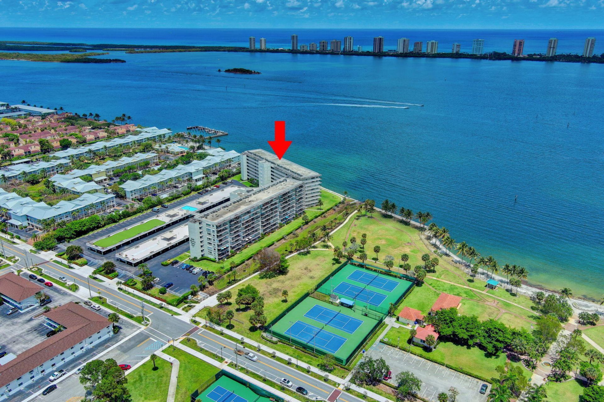 801 Lake Shore Drive, Unit 302, Lake Park, FL 33403 Photo