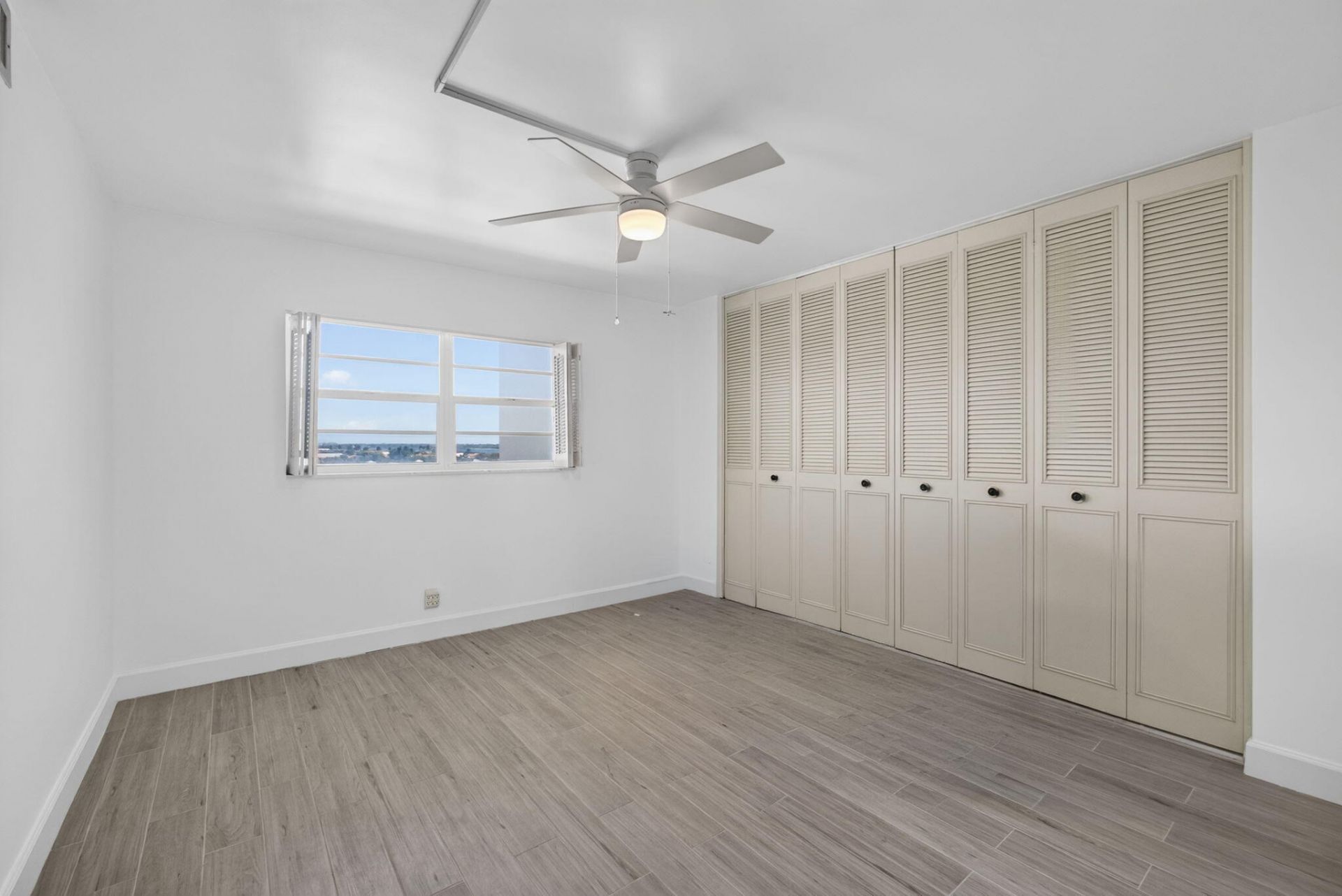 801 Lake Shore Drive, Unit 716, Lake Park, FL 33403 Photo