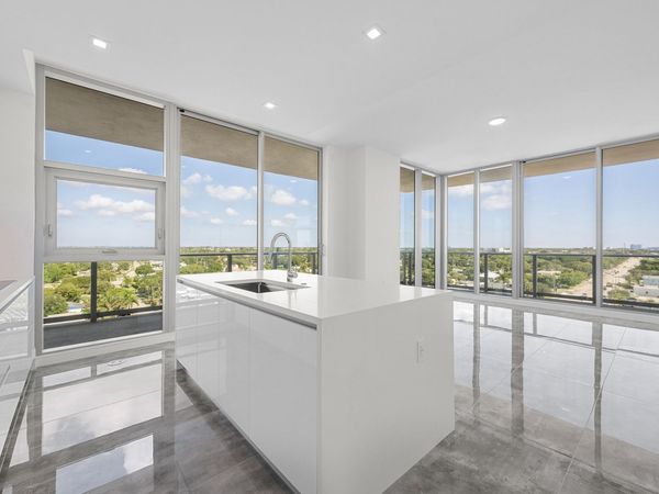 220 Lake Shore Drive, Unit 923, Lake Park, FL 33403